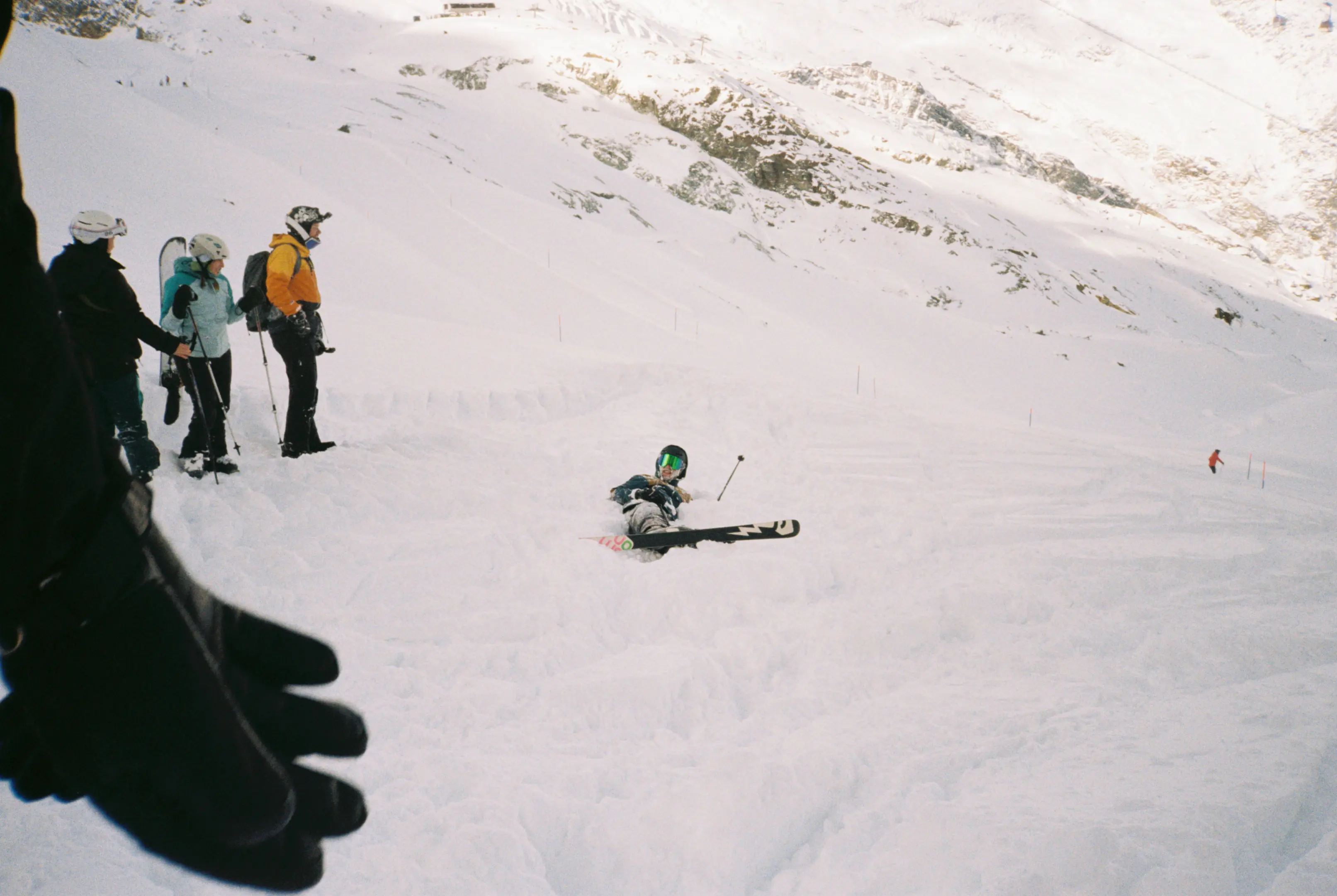 Group having fun skiing the Saas-Grund runs